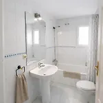 3 Con Garaje Y Wifi Gratis A Pocos Minutos Del Centro De Jerez Appartement