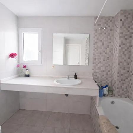Apartmán 3 Con Garaje Y Wifi Gratis A Pocos Minutos Del Centro De Jerez *