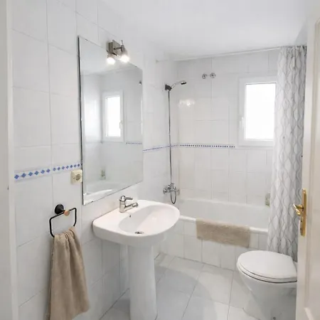 3 Con Garaje Y Wifi Gratis A Pocos Minutos Del Centro De Jerez Apartmán