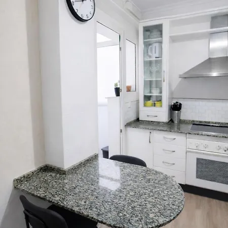 Apartmán 3 Con Garaje Y Wifi Gratis A Pocos Minutos Del Centro De Jerez *