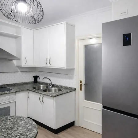 3 Con Garaje Y Wifi Gratis A Pocos Minutos Del Centro De Jerez Apartmán *