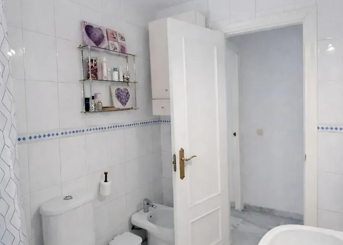 3 Con Garaje Y Wifi Gratis A Pocos Minutos Del Centro De Jerez Apartment *