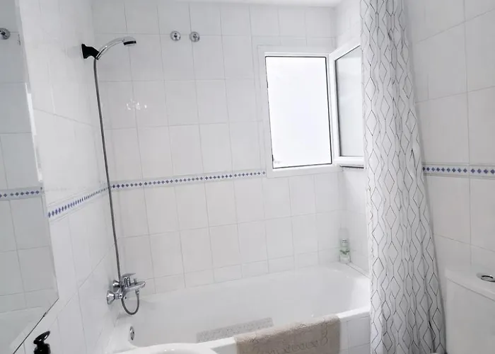 3 Con Garaje Y Wifi Gratis A Pocos Minutos Del Centro De Jerez * Jerez de la Frontera