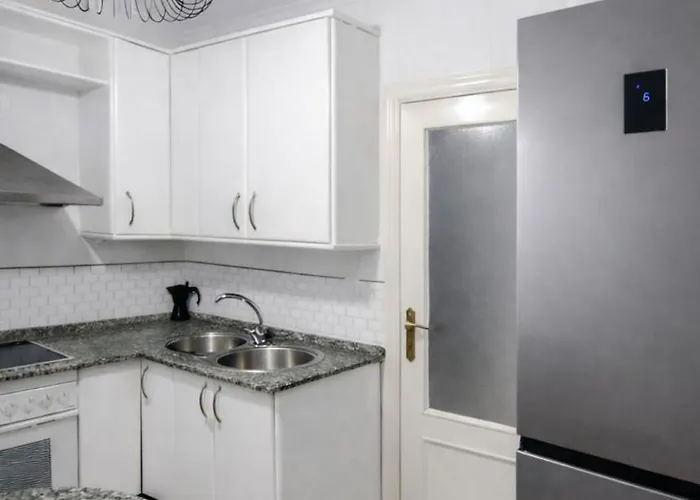 3 Con Garaje Y Wifi Gratis A Pocos Minutos Del Centro De Jerez Apartment *