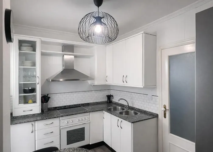 3 Con Garaje Y Wifi Gratis A Pocos Minutos Del Centro De Jerez *