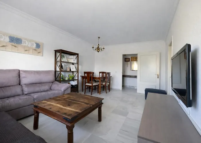 3 Con Garaje Y Wifi Gratis A Pocos Minutos Del Centro De Jerez Jerez de la Frontera